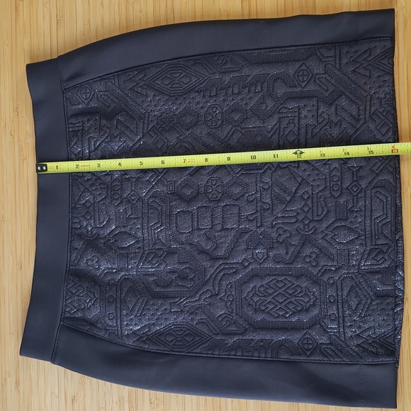 Black 3D Brocade Two Tone Sparkle stretchy slimming pattern skirt - Picture 5 of 8